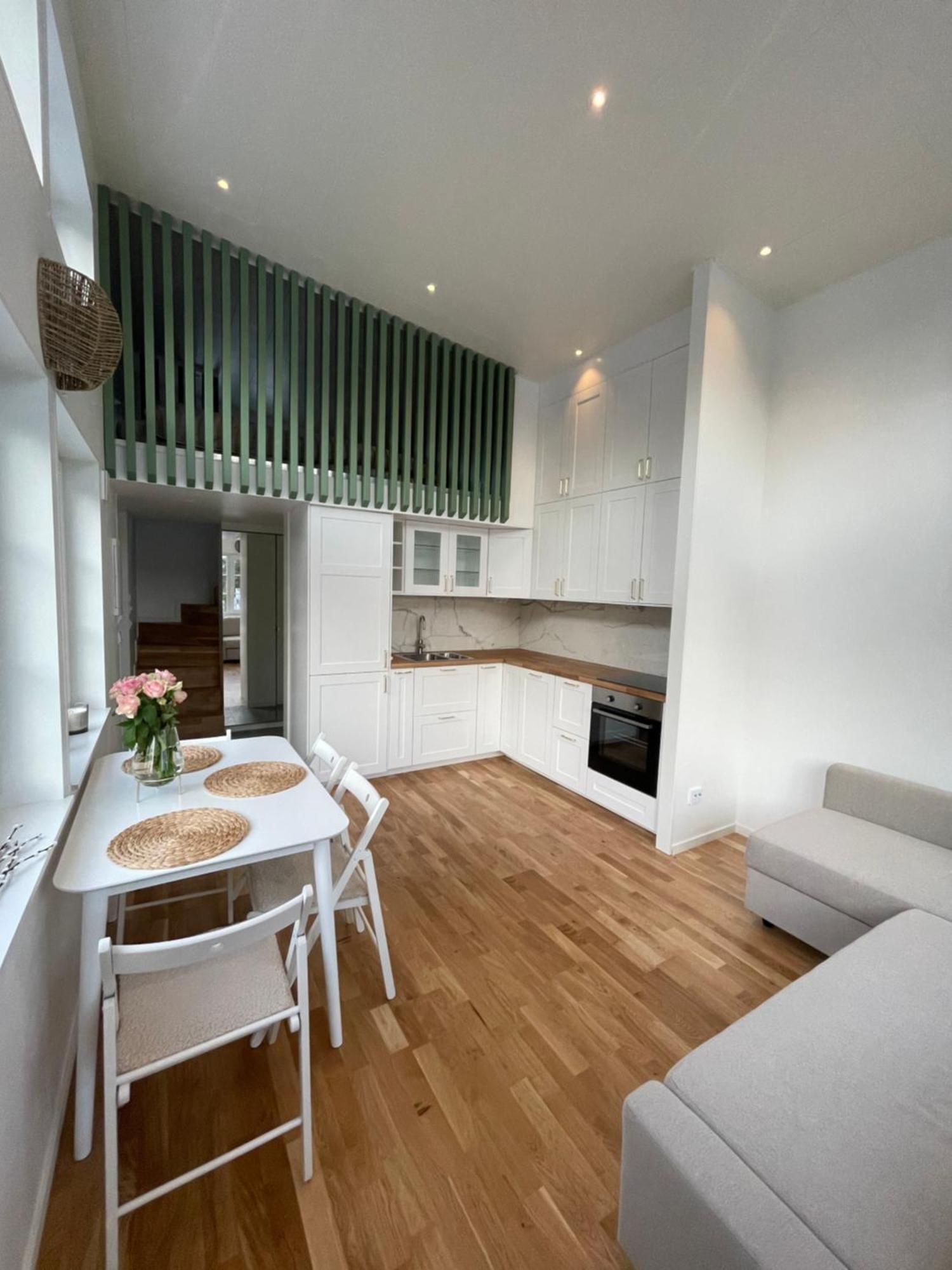 Ett Nytt Fraesch Hus Utanfoer Stockholm Naera Arlanda Βίλα Rosersberg Εξωτερικό φωτογραφία